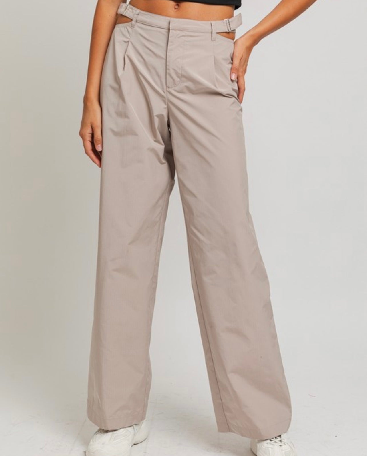 Khaki mid rise wide leg active trouser