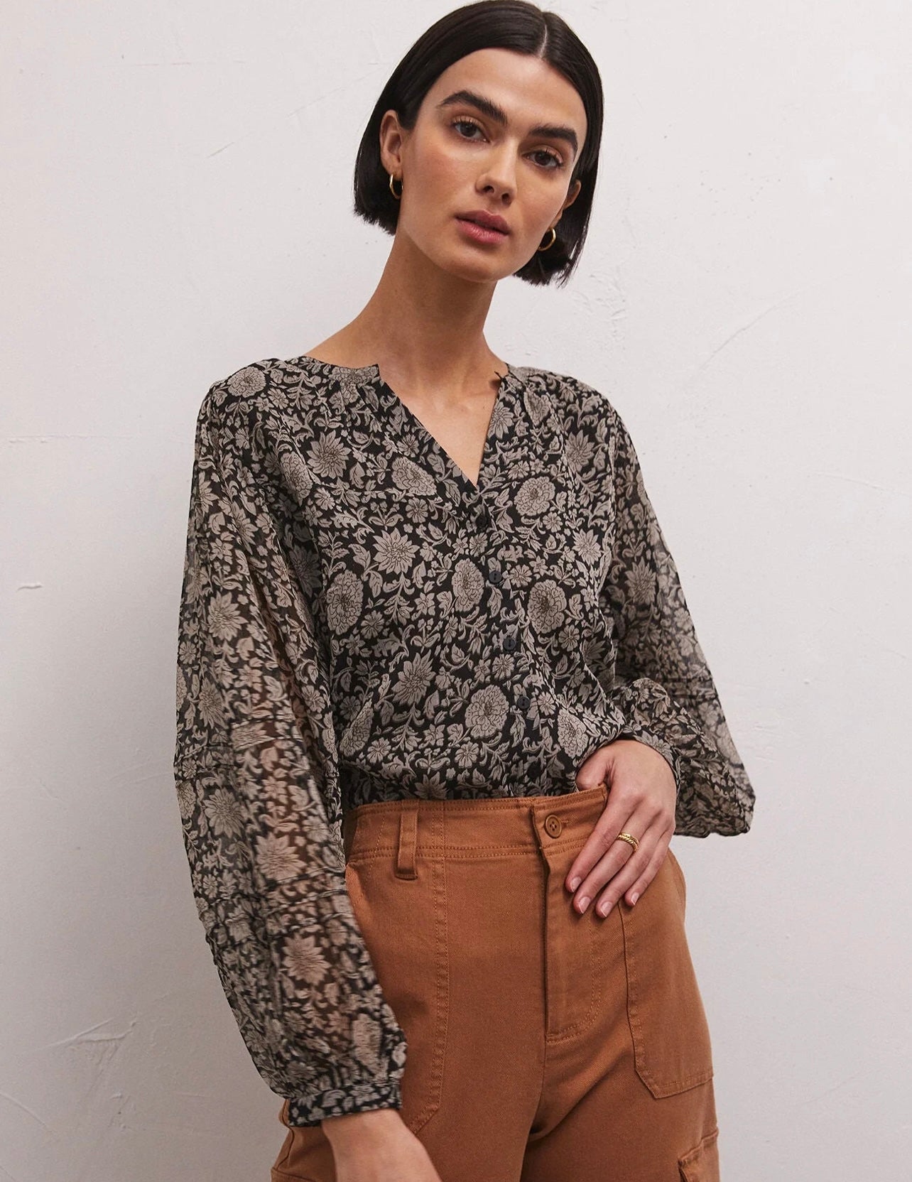 Blk and Cream Floral Blouse